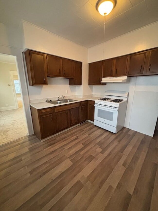 property at 620-22 Fellows Ave