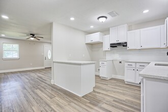 704 Natchez River Cir in Montgomery, TX - Building Photo - Building Photo