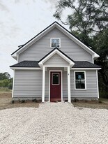 8 Lake Ellen Dr in Crawfordville, FL - Building Photo