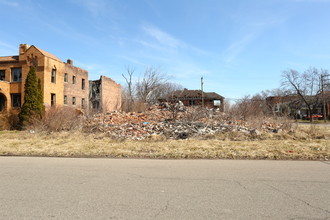 Buena Sala Apartments in Detroit, MI - Building Photo - Building Photo