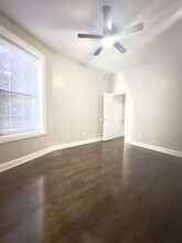 908 W Montrose Ave in Chicago, IL - Foto de edificio - Building Photo