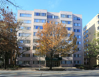 Chase Plaza Apartments in Washington, DC - Foto de edificio - Building Photo