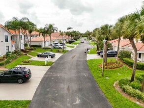 10910 Lakemore Ln in Boca Raton, FL - Building Photo - Building Photo