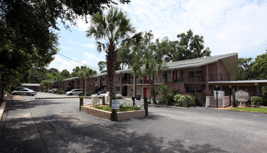 Creekside Condos in Jacksonville, FL - Foto de edificio - Building Photo