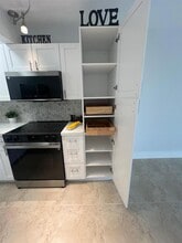 1400 SW 124th Terrace in Pembroke Pines, FL - Building Photo - Building Photo