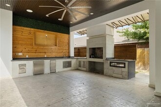 16 N 47th St in McAllen, TX - Building Photo - Building Photo