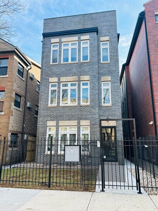 643 E 50th St in Chicago, IL - Building Photo