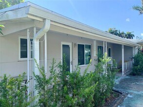 117 SE 2nd Ave-Unit -117 in Dania Beach, FL - Building Photo - Building Photo