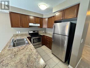 2354 Steeplechase St in Oshawa, ON - Building Photo - Building Photo