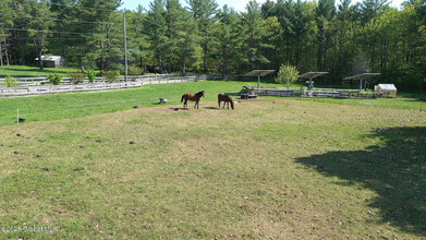 15 Lorin Dee Dr in Westerlo, NY - Foto de edificio - Building Photo