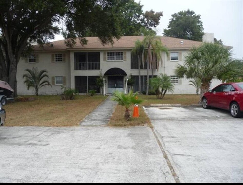 2484 Sharkey Rd in Clearwater, FL - Building Photo