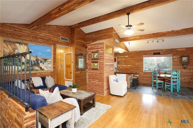 property at 1087 Driftwind Dr
