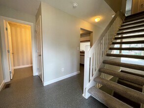 2059 Coleman Dr in Columbus, OH - Building Photo - Building Photo