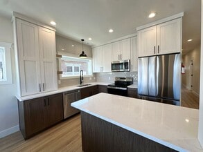 156 E 2nd S in Rexburg, ID - Building Photo - Building Photo