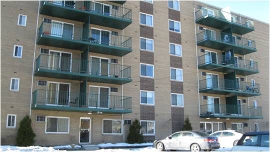 Coronet Club Apartments in Lakewood, OH - Building Photo