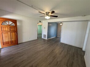 9571 52nd Way N in Pinellas Park, FL - Building Photo - Building Photo