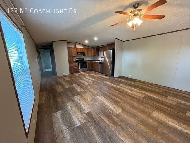 132 Coachlight Dr in Topeka, KS - Building Photo - Building Photo