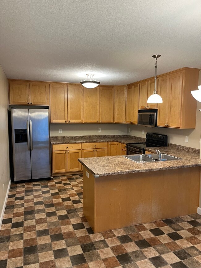 1736 Bennett St, Unit Townhome in River Falls, WI - Building Photo - Building Photo