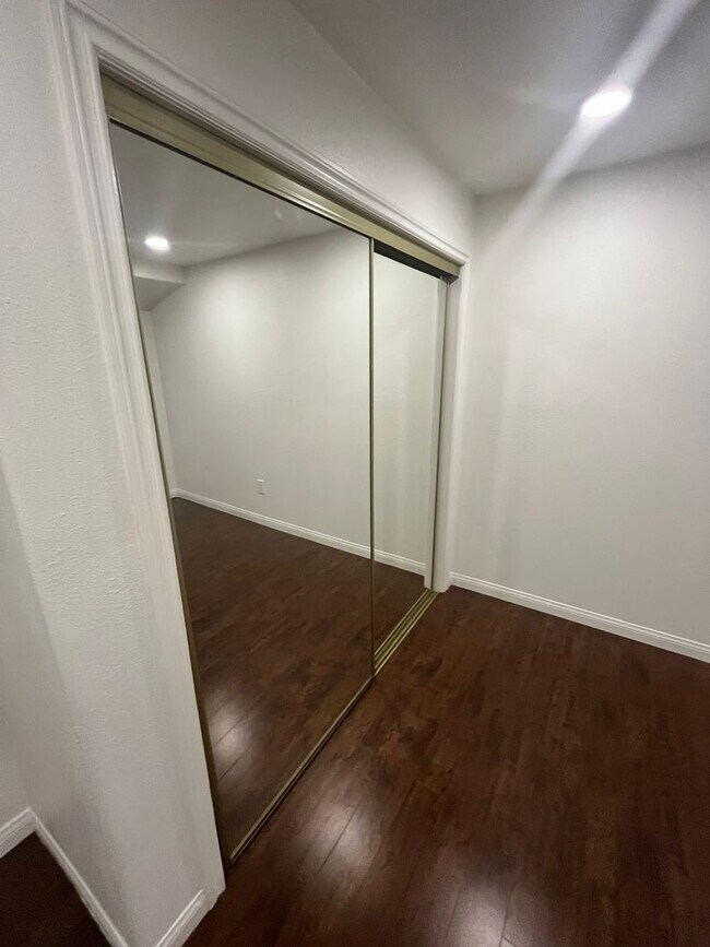 556 Mar Vista Ave-Unit -560 in Pasadena, CA - Foto de edificio - Building Photo