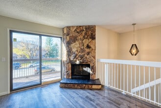 124 Deerview Dr SE in Calgary, AB - Building Photo - Building Photo