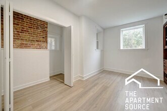 1042 N Kedzie Ave in Chicago, IL - Building Photo - Building Photo