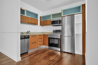 719 Meridian Ave in Miami Beach, FL - Building Photo - Building Photo