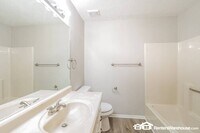 1410 Hawthorne Cir photo'