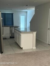 5984 Creekside Crossing Dr in Jacksonville, FL - Building Photo - Building Photo