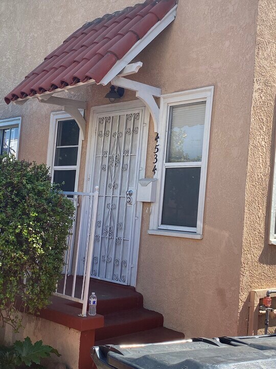 4534 W 11th Pl, Unit 4534 in Los Angeles, CA - Building Photo