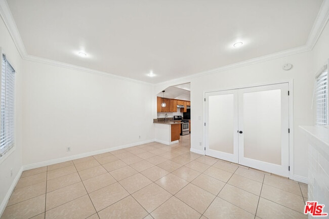 6680 De Longpre Ave in Los Angeles, CA - Building Photo - Building Photo