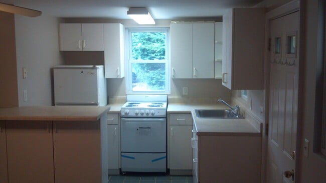 63 Cottage Ln in Concord, MA - Building Photo - Building Photo