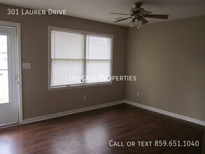 301 Lauren Dr in Nicholasville, KY - Building Photo - Building Photo