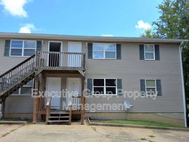 355 Elmwood Dr in Radcliff, KY - Building Photo - Building Photo