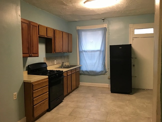 614 Ashburton St in Baltimore, MD - Building Photo - Building Photo