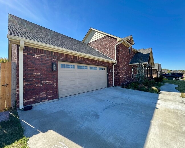 7904 NW Taylors Landing in Lawton, OK - Building Photo - Building Photo