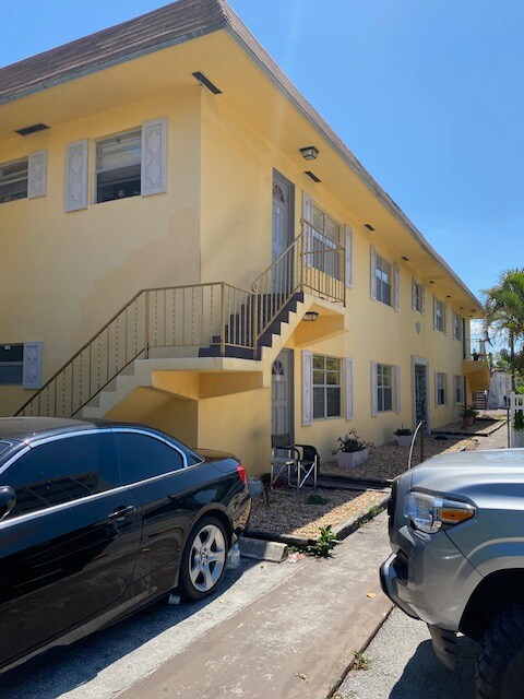 1020 N 18th Ct in Hollywood, FL - Building Photo