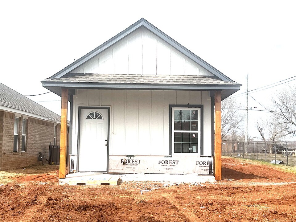 1309 SW Oklahoma Ave in Lawton, OK - Building Photo