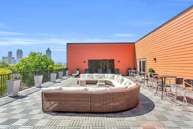 property at 525 Parkway Dr NE