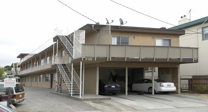 730 E 17th St in Oakland, CA - Building Photo - Building Photo