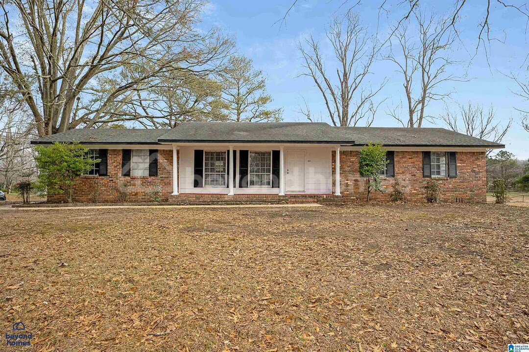 4012 Hazelwood Rd in Adamsville, AL - Building Photo