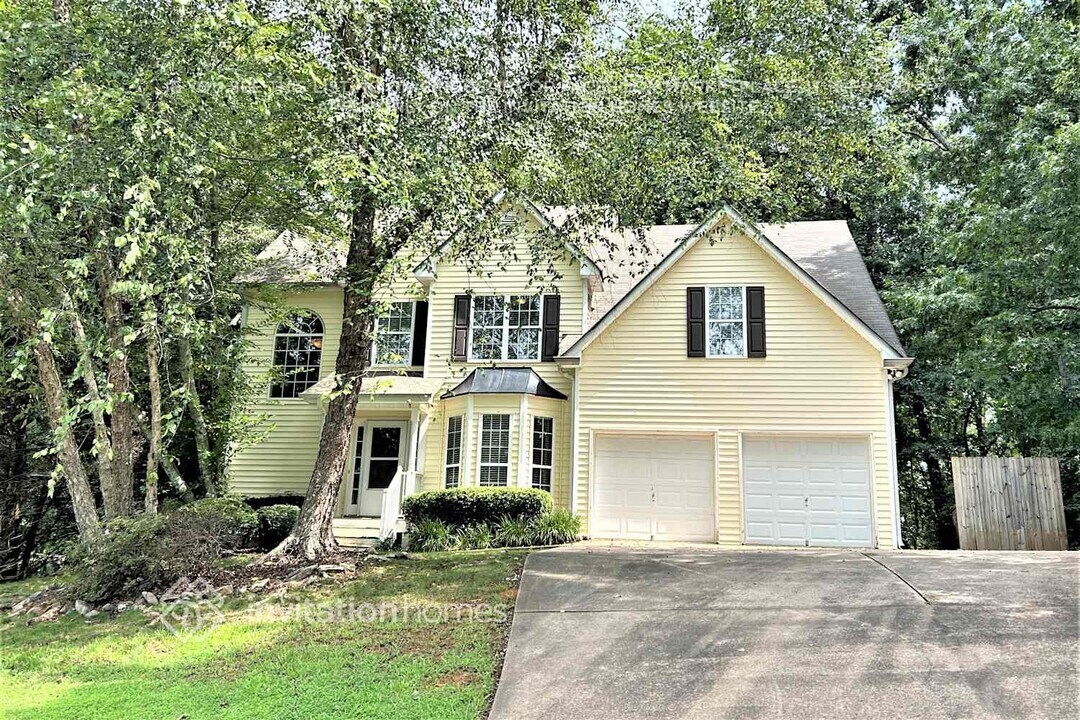 6935 N Glen Dr in Cumming, GA - Building Photo