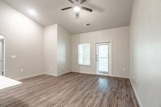 Silverleaf at Orange in Orange, TX - Foto de edificio - Interior Photo