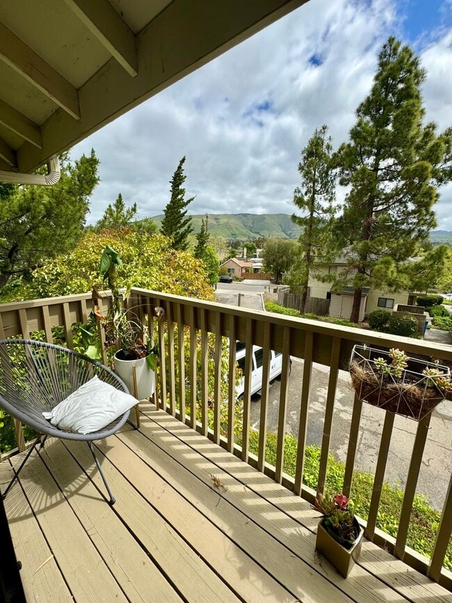 property at 2975 Rockview Pl