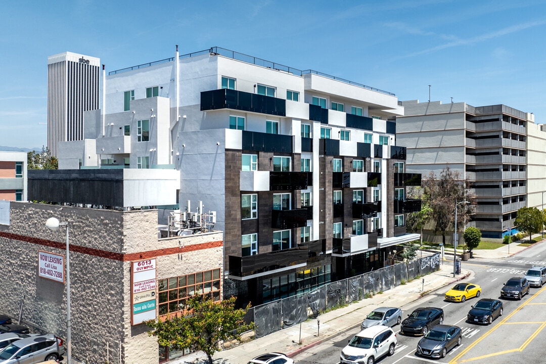 Ogden Garden in Los Angeles, CA - Building Photo