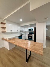 10700 NW 7th St in Miami, FL - Building Photo - Building Photo