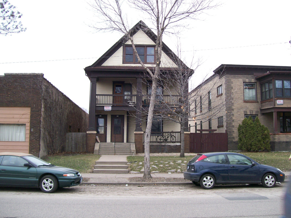 617 University Ave SE in Minneapolis, MN - Building Photo