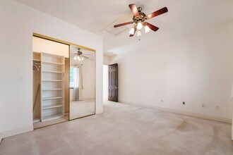 27 Grand Miramar Dr in Henderson, NV - Building Photo - Building Photo