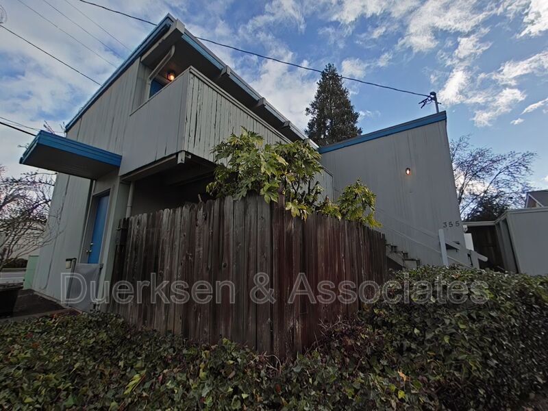 355 NW Kings Blvd in Corvallis, OR - Building Photo