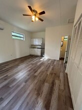 2394 Orange Center Blvd in Orlando, FL - Foto de edificio - Building Photo