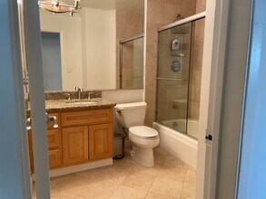 1831 Barry Ave, Unit 4 in Los Angeles, CA - Building Photo - Building Photo